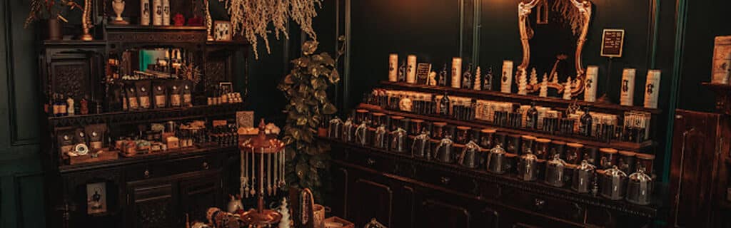 Black Moon Botanica: Thistle Street